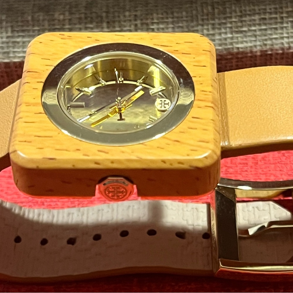 TORY BURCH AUTHENTIC ‘LIZZIE’ SQUARE FAUX WOOD DESIGN GENUINE LEATHER WATCH - Picture 16 of 17